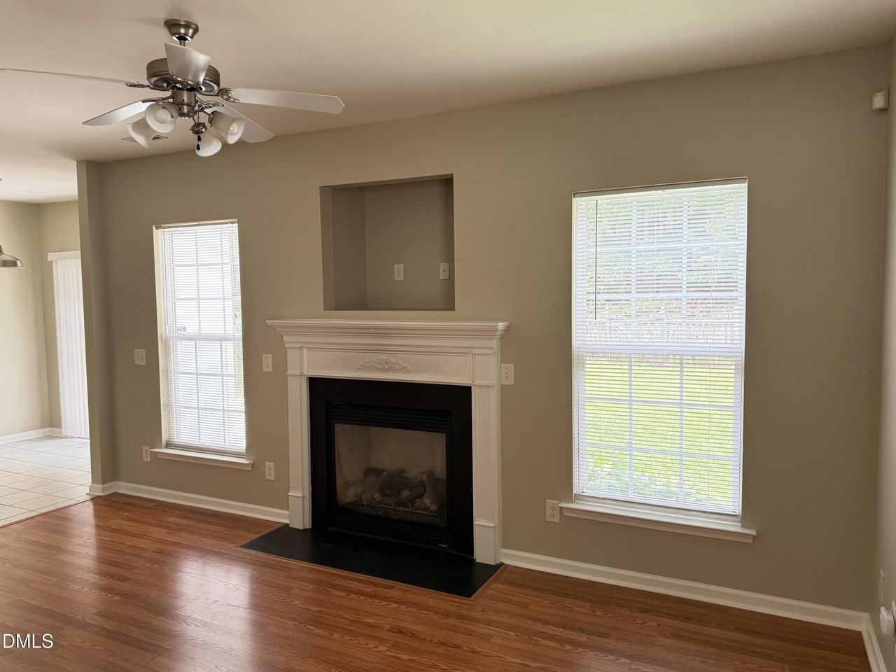 1414 Crimson Creek Dr - Photo 3 of 14