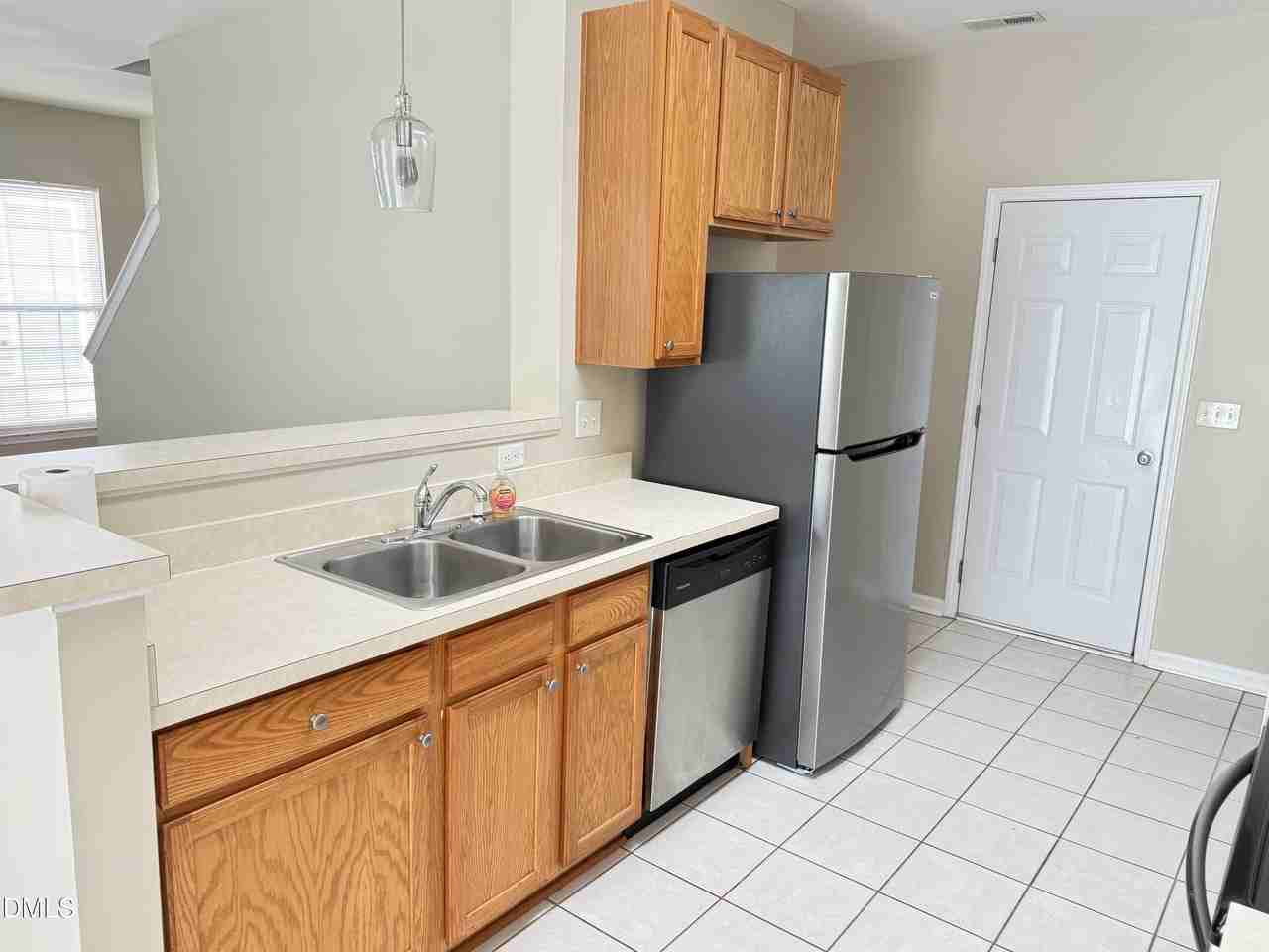 1414 Crimson Creek Dr - Photo 7 of 14