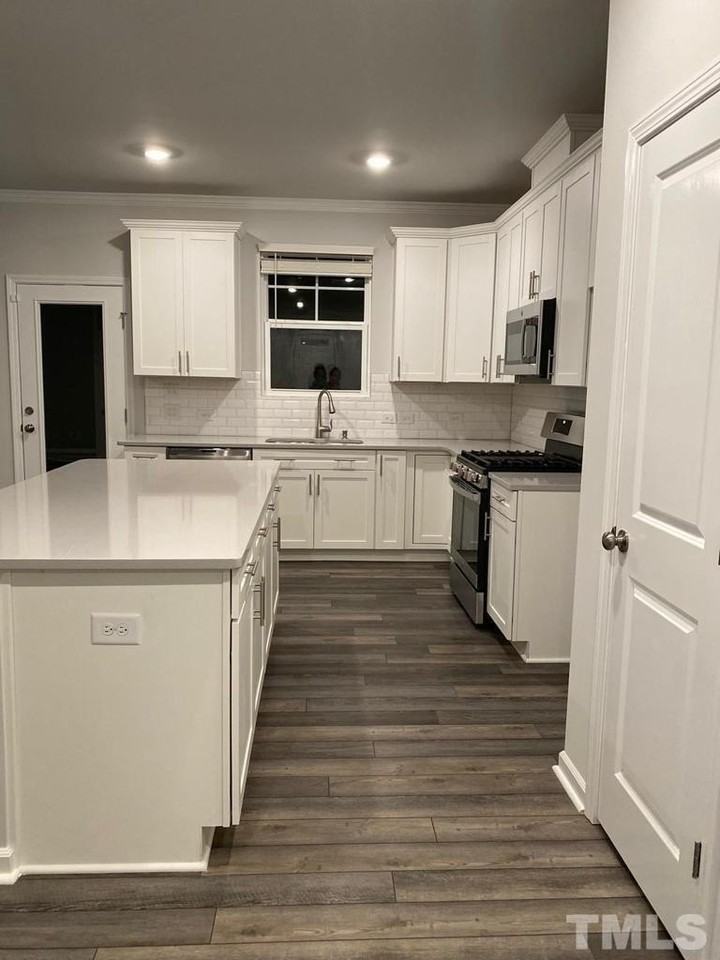 1014 Gemma Dr - Photo 5 of 28