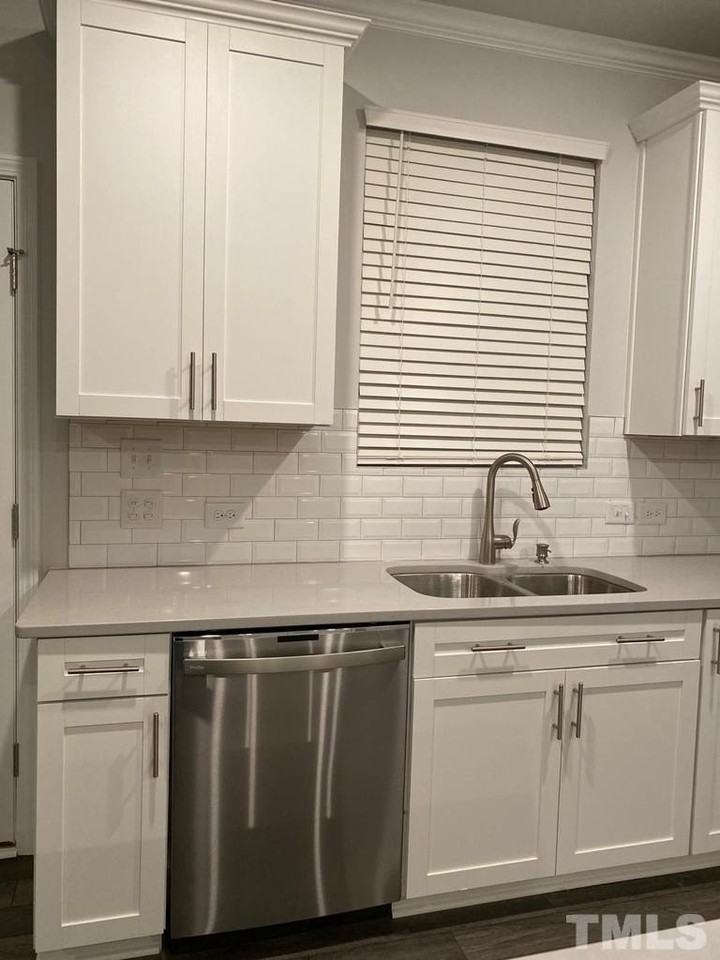 1014 Gemma Dr - Photo 6 of 28