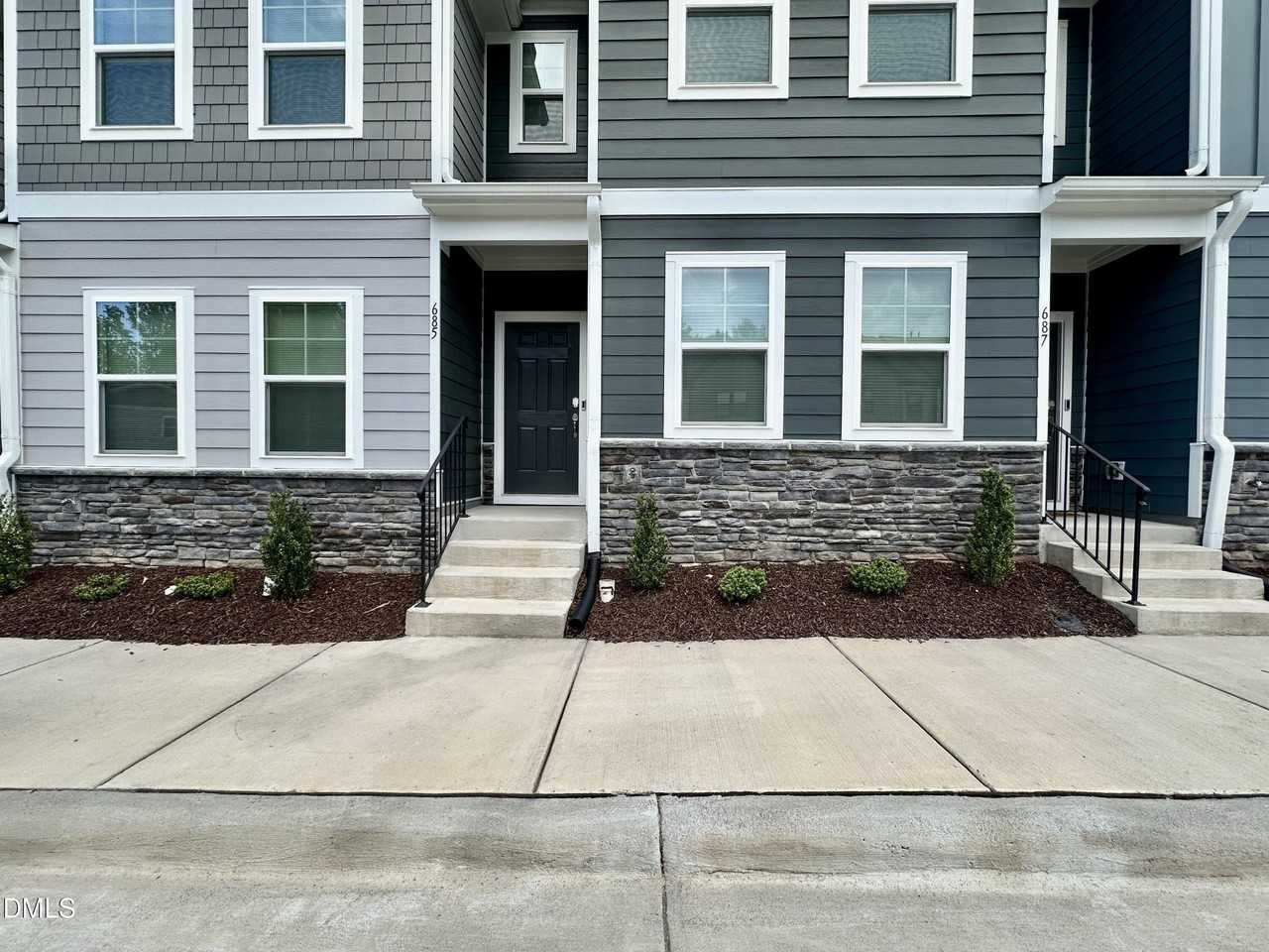 685 Mirkwood Ave - Photo 3 of 24