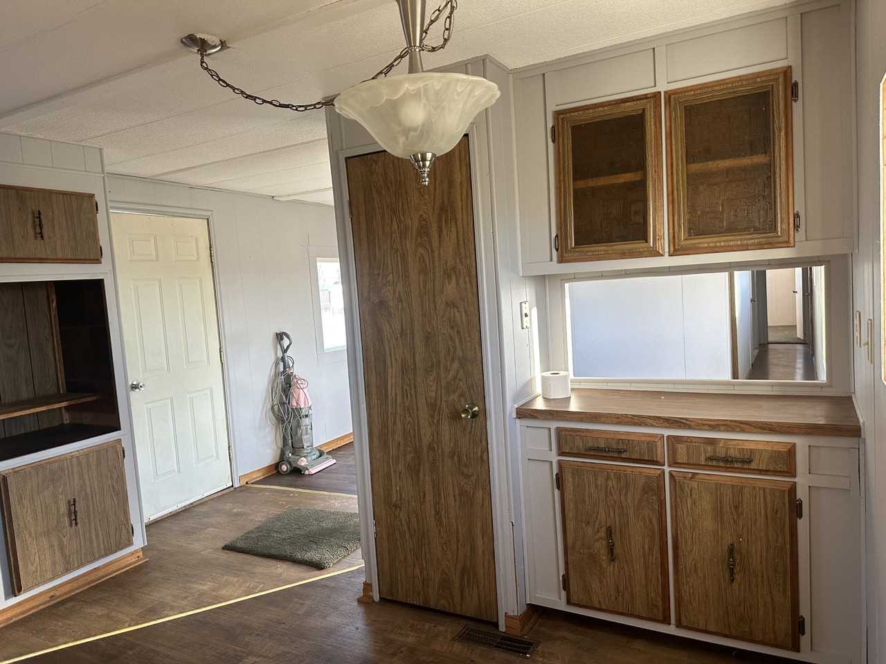 758 1/2 W G Rd - Photo 6 of 11