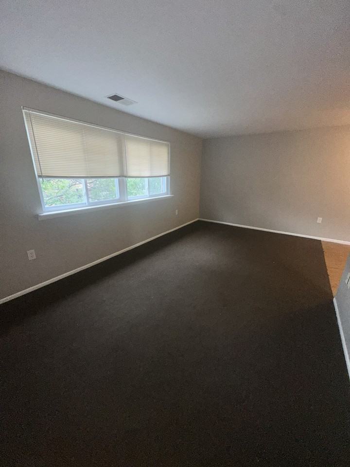 3027 S 72nd St 2nd Fl #2ndFL - Photo 3 of 18