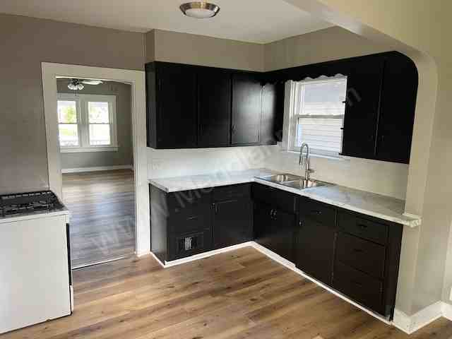 811 Florence Ave #1 - Photo 5 of 8