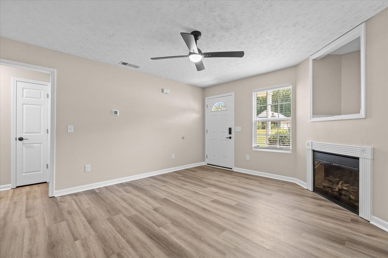 324 Sequoia Pt #1 - Photo 6 of 30
