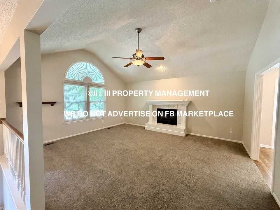 2603 Ne Springbrook St #1 - Photo 3 of 38