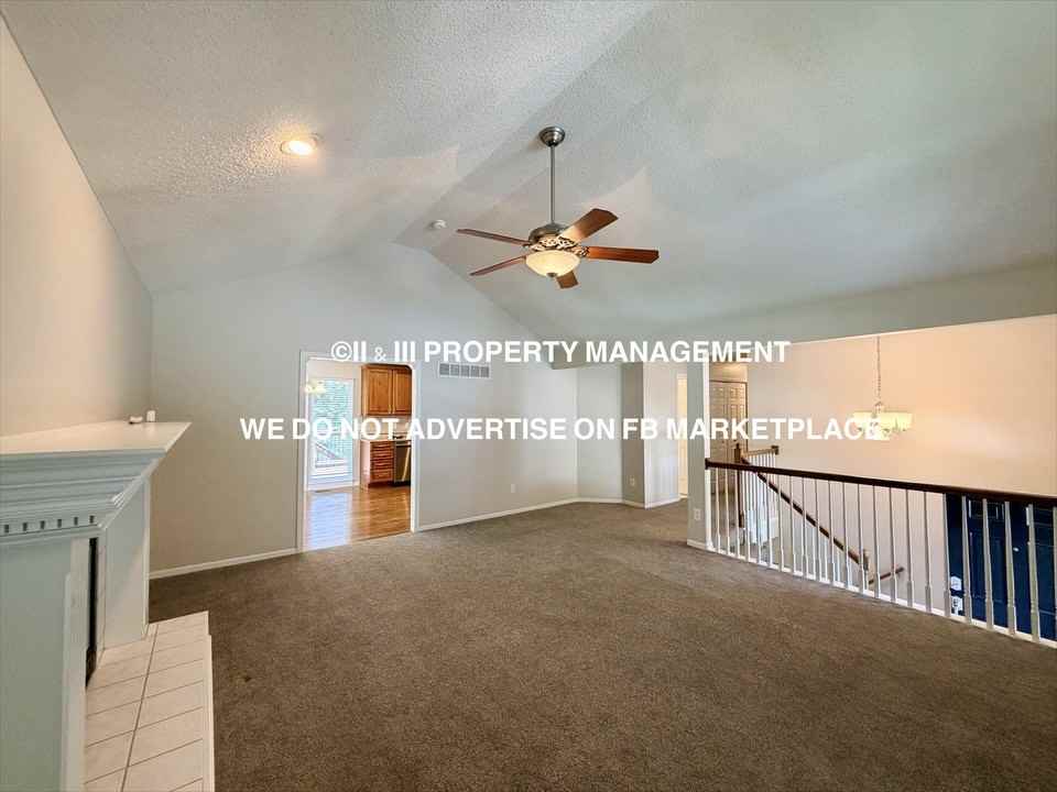 2603 Ne Springbrook St #1 - Photo 5 of 38