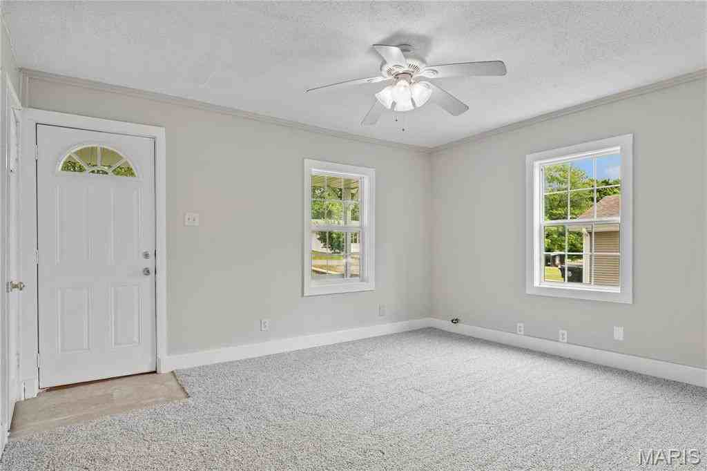 203 Oconnell St #1 - Photo 4 of 17