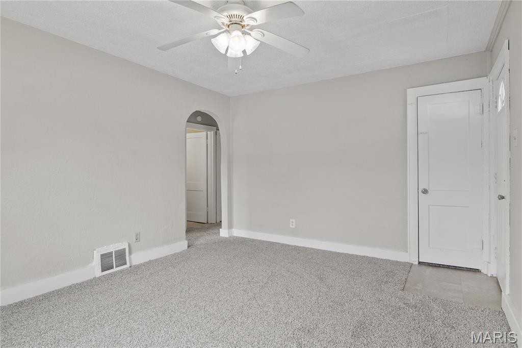 203 Oconnell St #1 - Photo 6 of 17