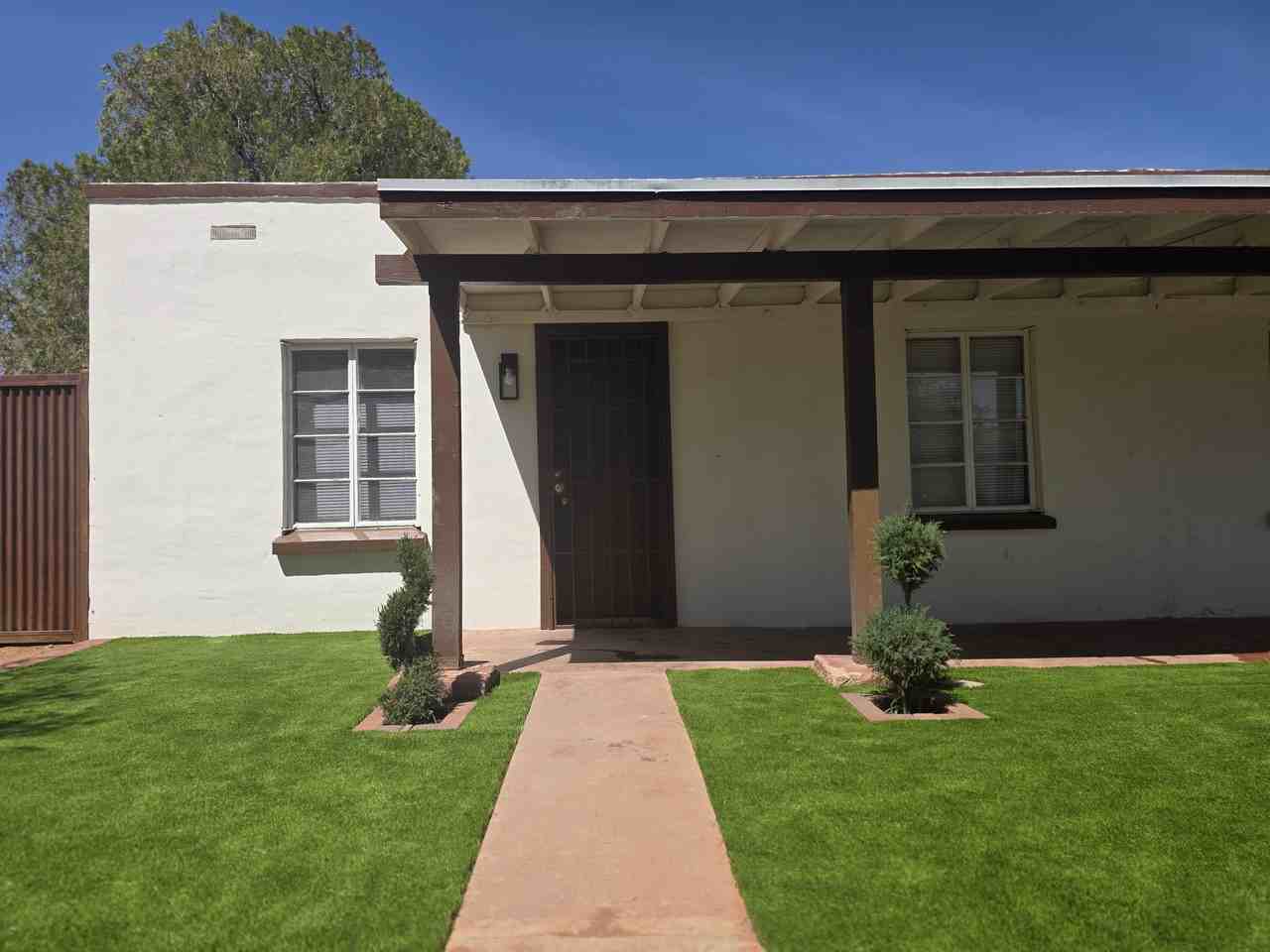 435 East Drachman Street #1 - Photo 3 of 4