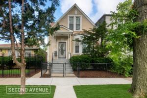featured image of 9424 S Champlain Ave