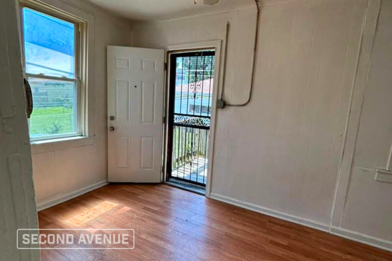 9424 S Champlain Ave - Photo 2 of 20