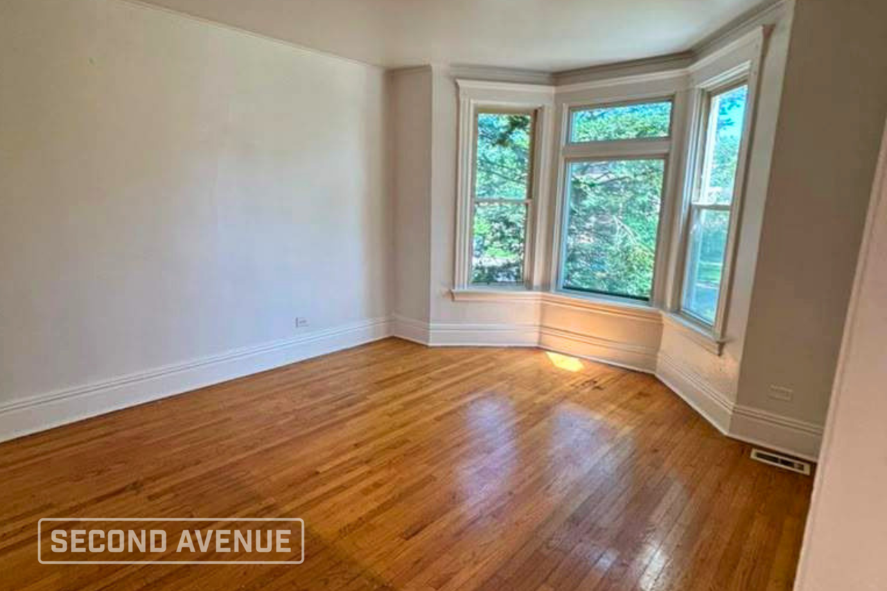 9424 S Champlain Ave - Photo 4 of 20