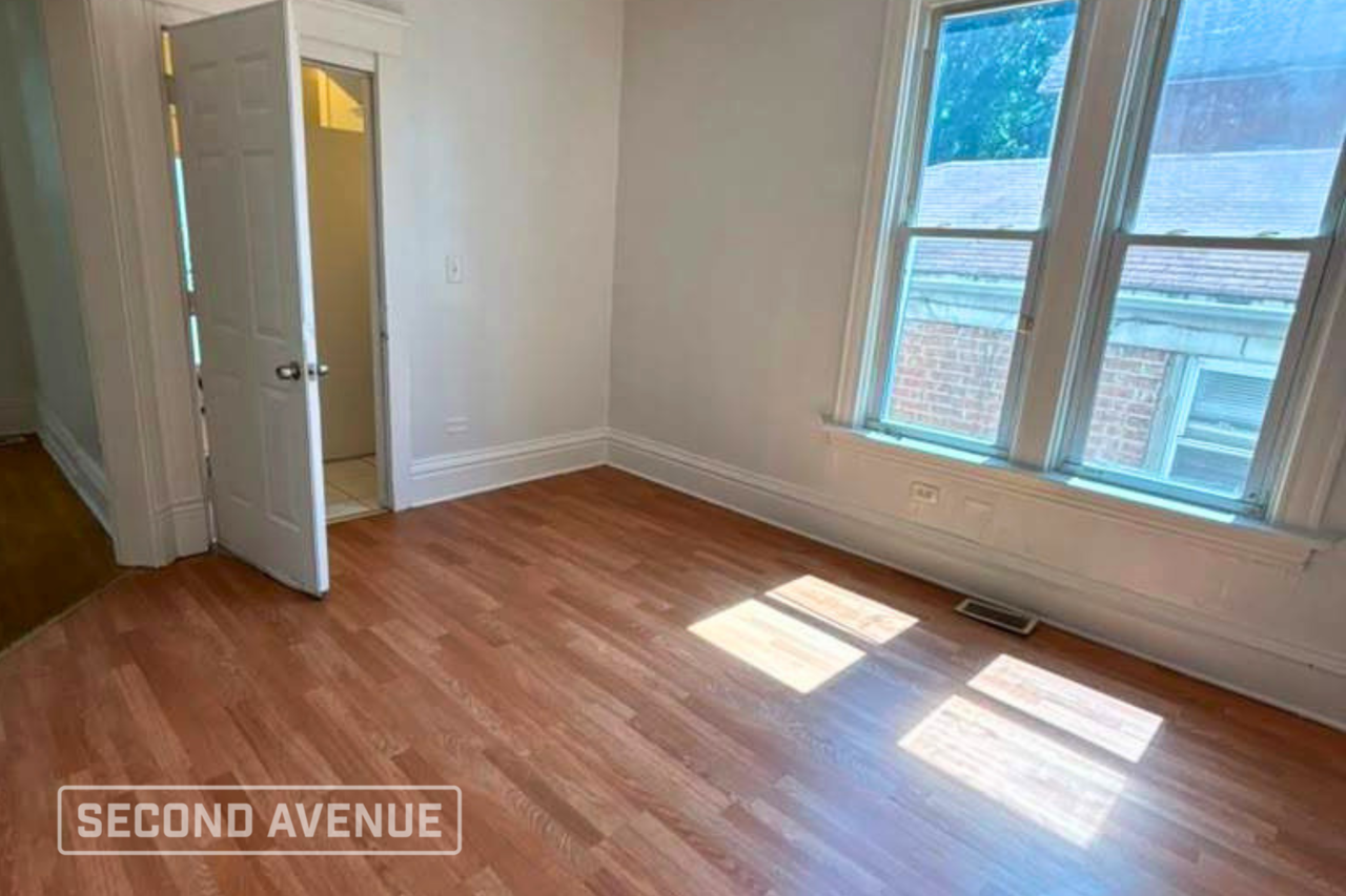 9424 S Champlain Ave - Photo 7 of 20
