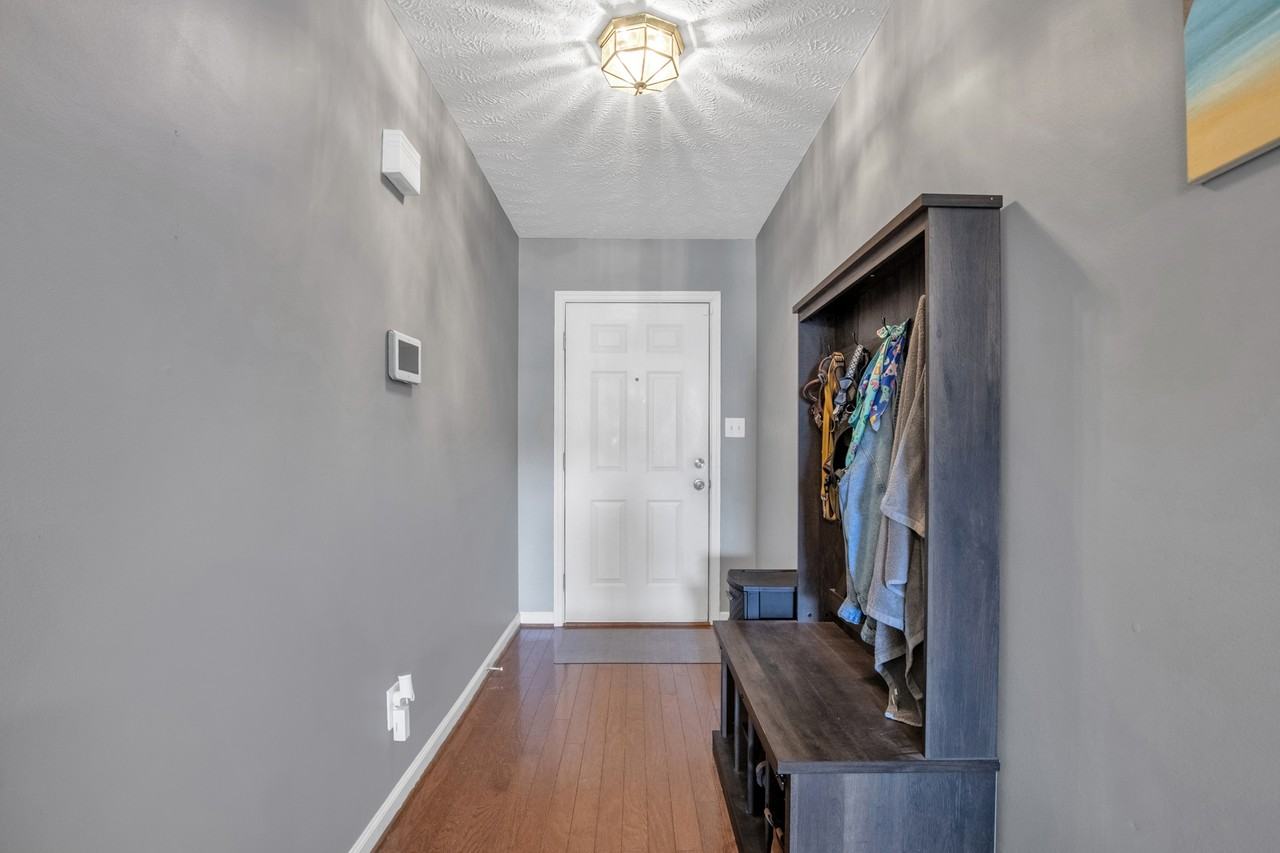 703 Fairbluff Dr #JT - Photo 4 of 27