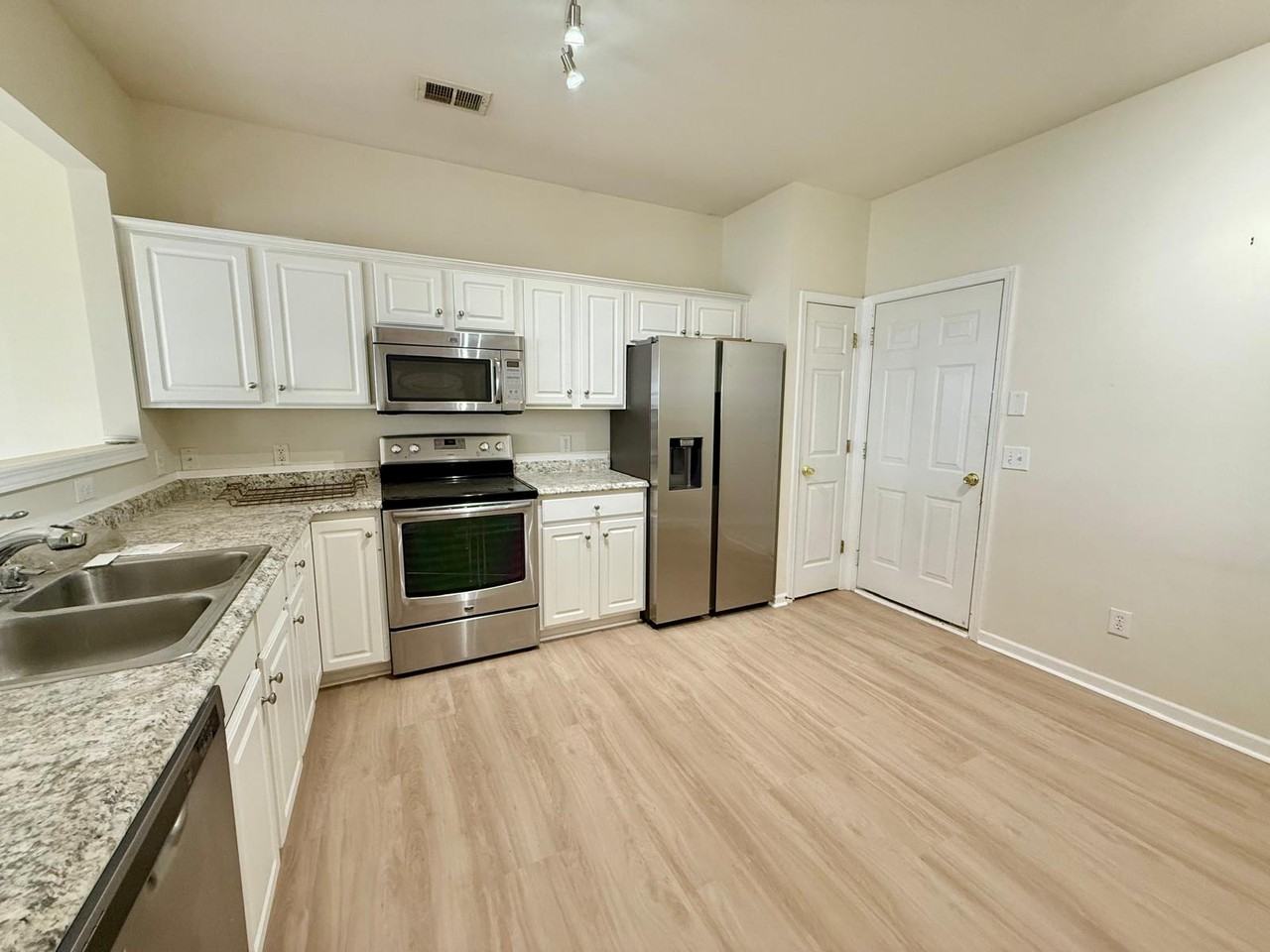 10212 Garmoyle St #1 - Photo 3 of 23