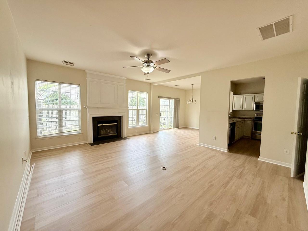 10212 Garmoyle St #1 - Photo 6 of 23