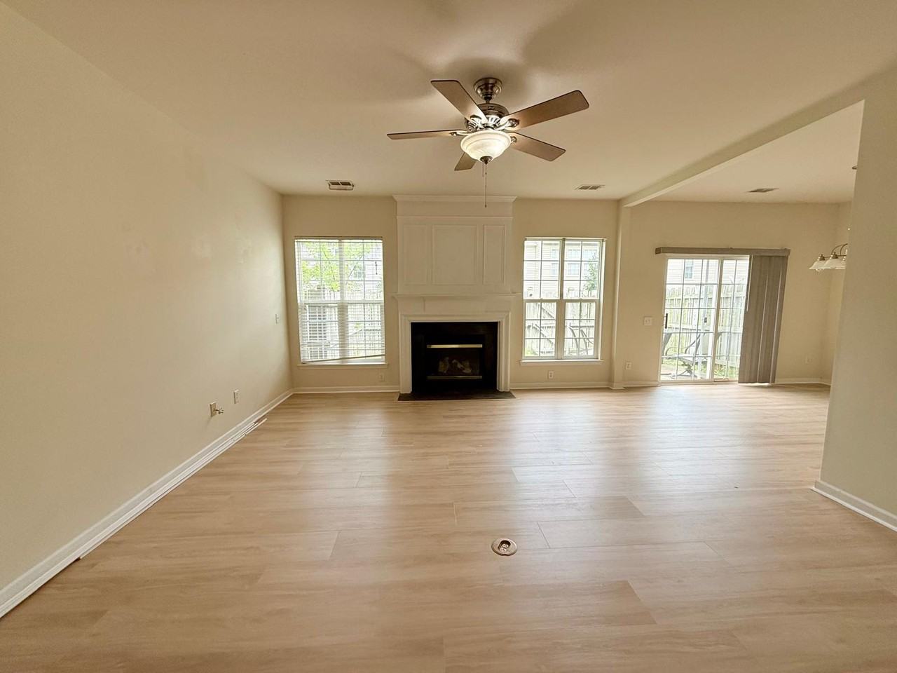 10212 Garmoyle St #1 - Photo 7 of 23