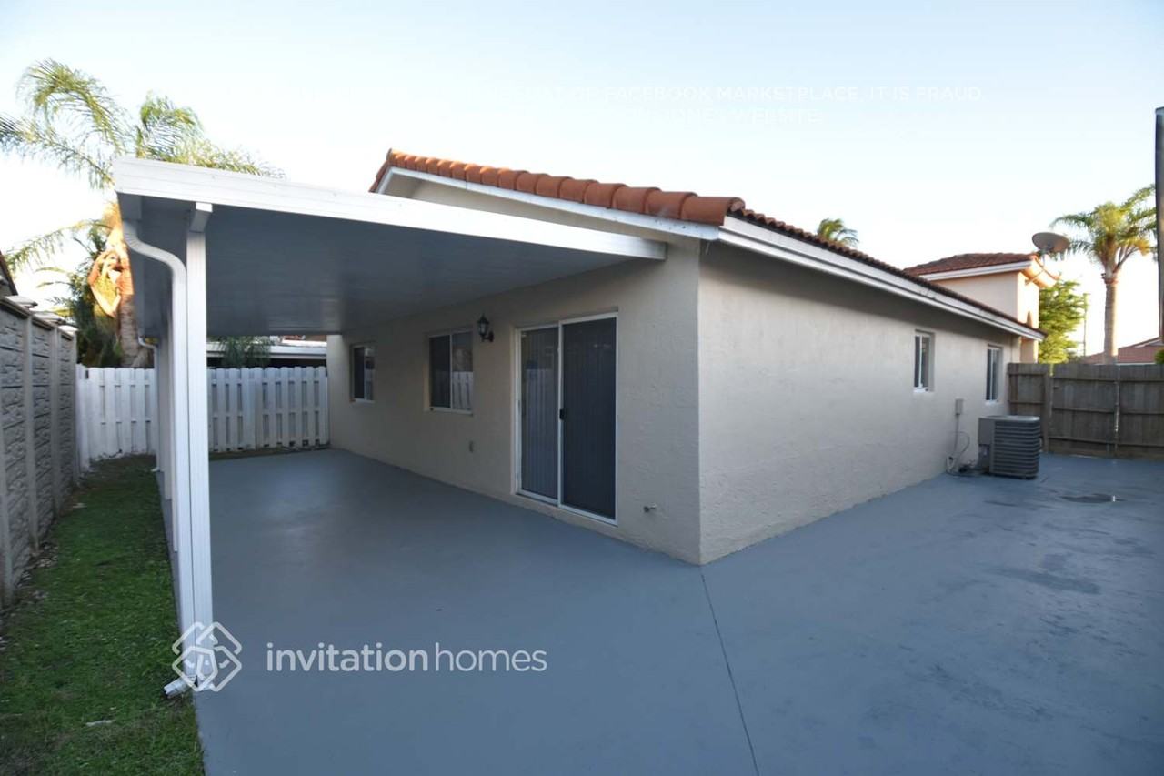 9147 Nw 111th Ter - Photo 7 of 8