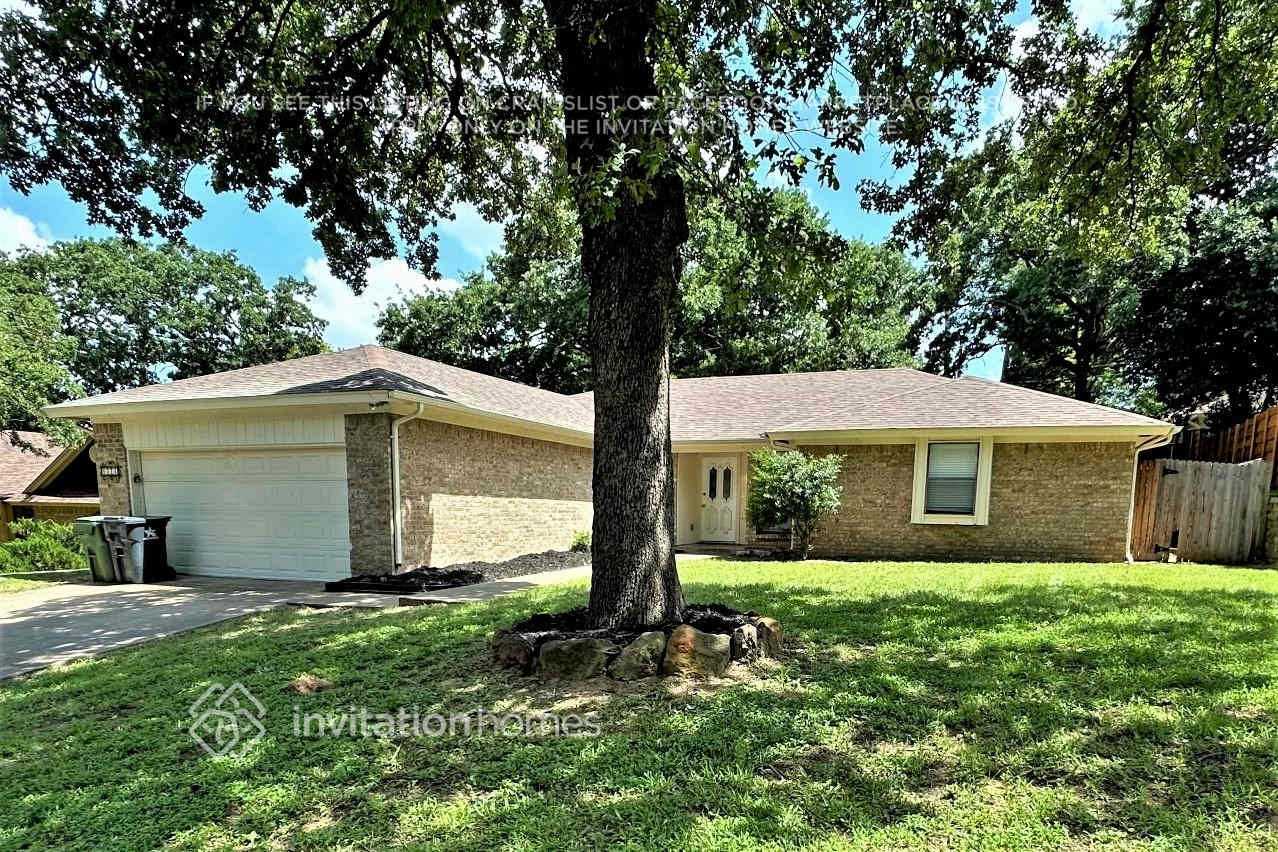 4510 Lone Oak Dr - Photo 2 of 14
