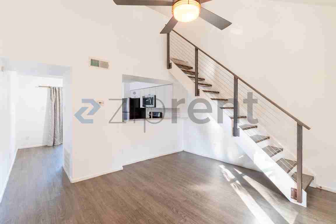 3450 Willowrun Dr #B - Photo 2 of 18