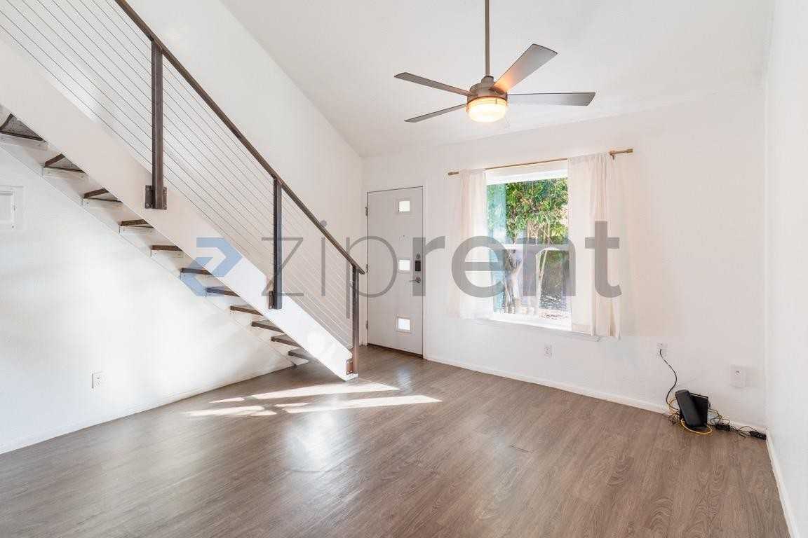 3450 Willowrun Dr #B - Photo 5 of 18