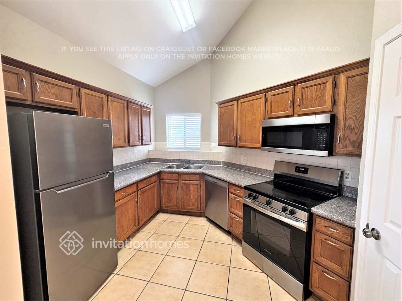 11324 N 81st Dr - Photo 6 of 17