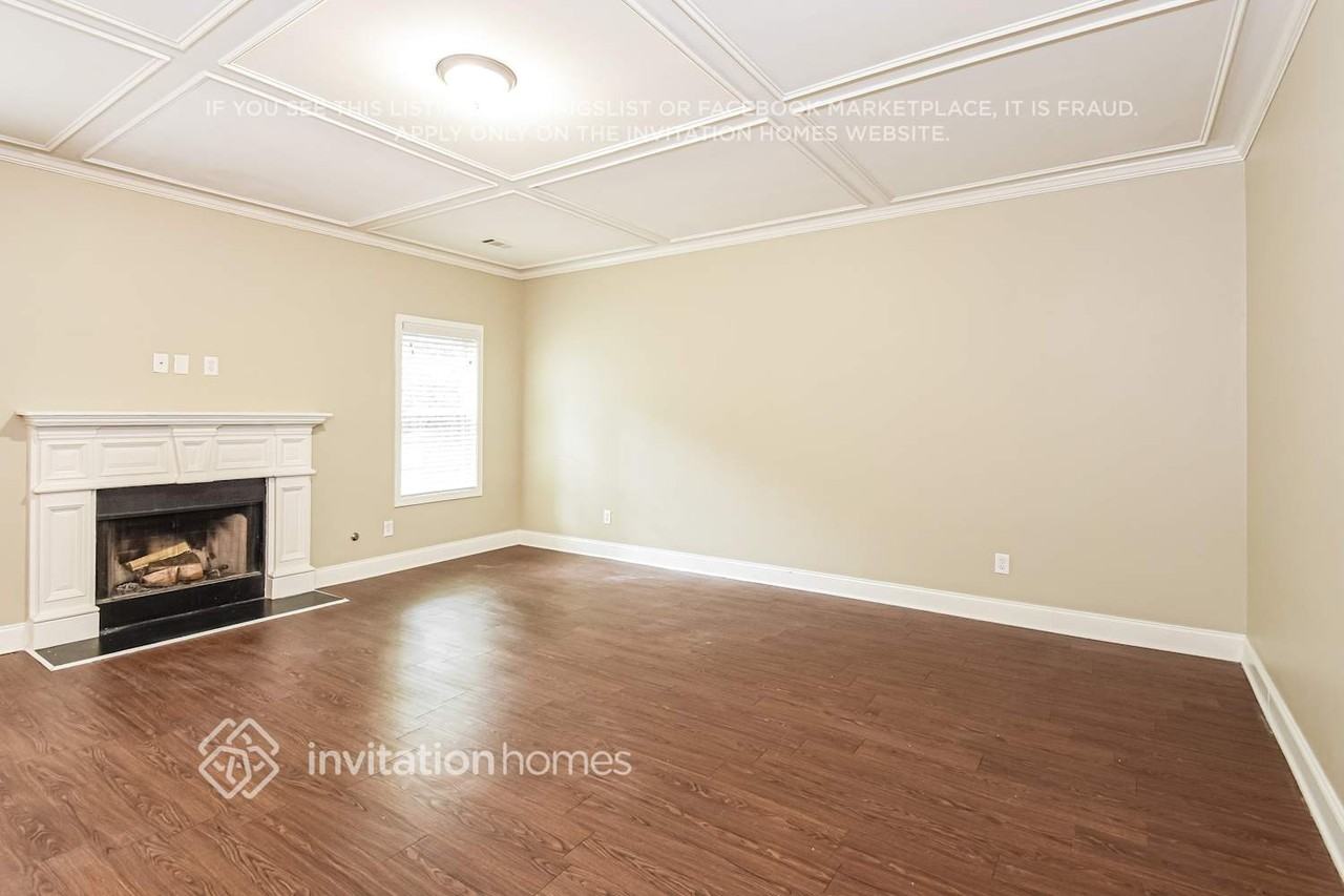 3555 Autumn Brooke Ct - Photo 4 of 18