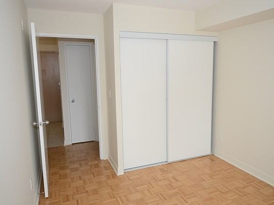 121 Parkway Forest Dr. - Photo 3 of 6