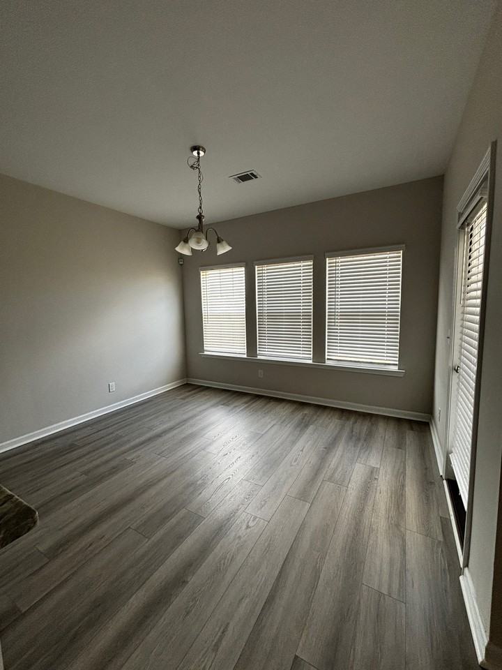 289 Deerfield Dr Ne #1 - Photo 4 of 15