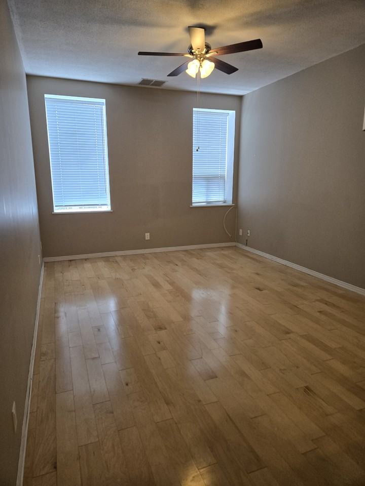 272 Dundas Street #403 - Photo 2 of 14