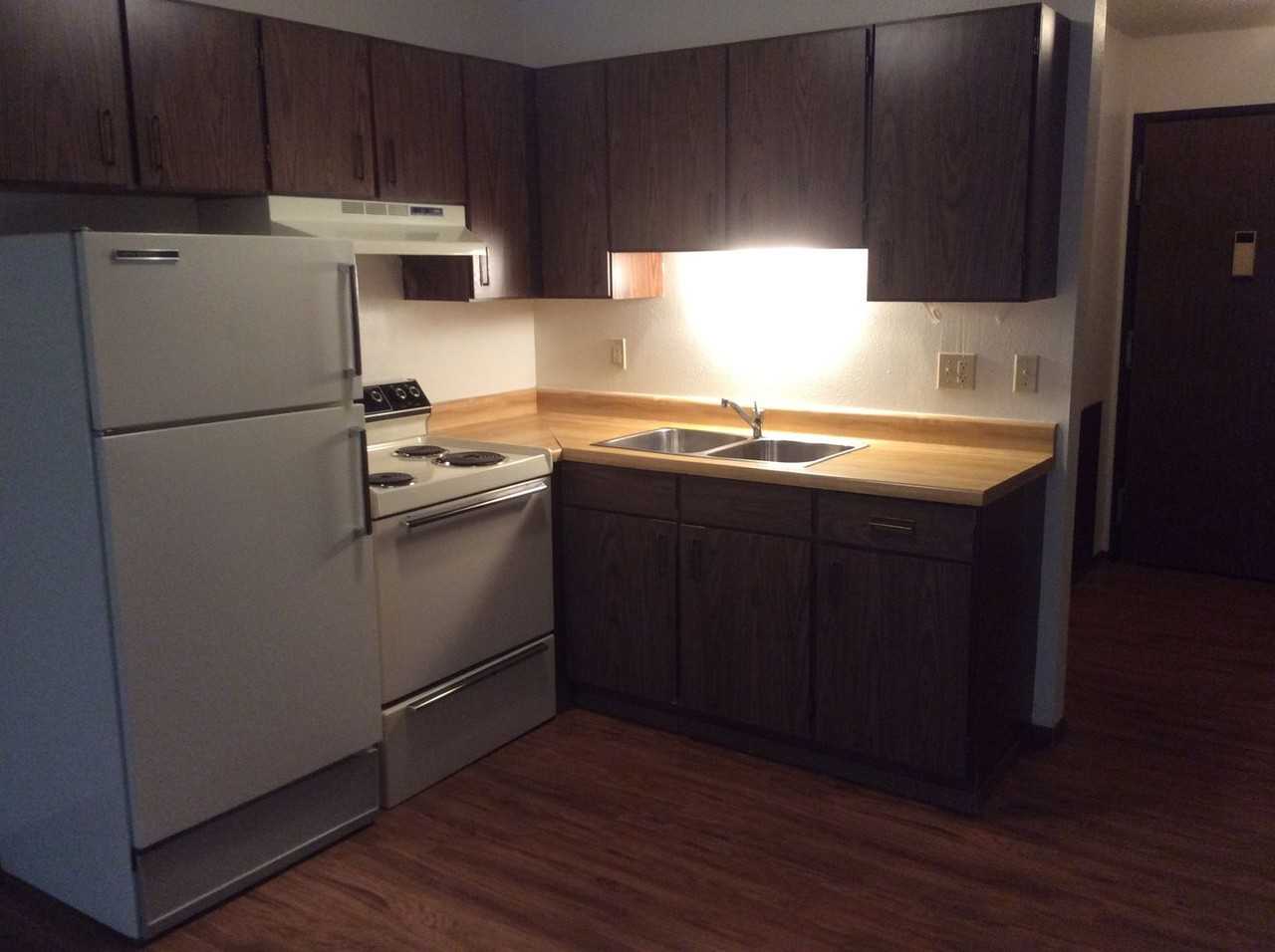 Eastwood Apartments - Photo 2 of 7