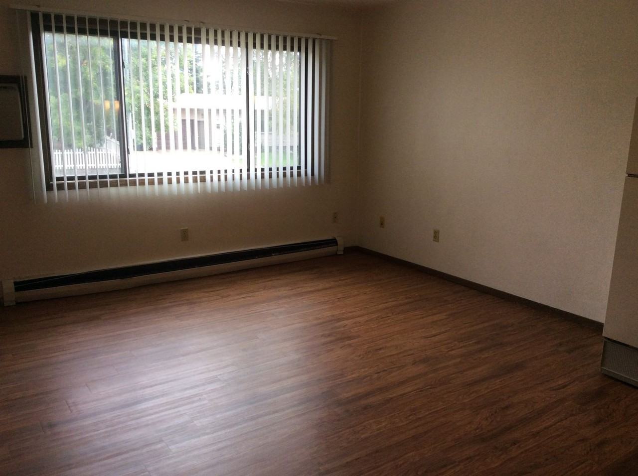Eastwood Apartments - Photo 3 of 7