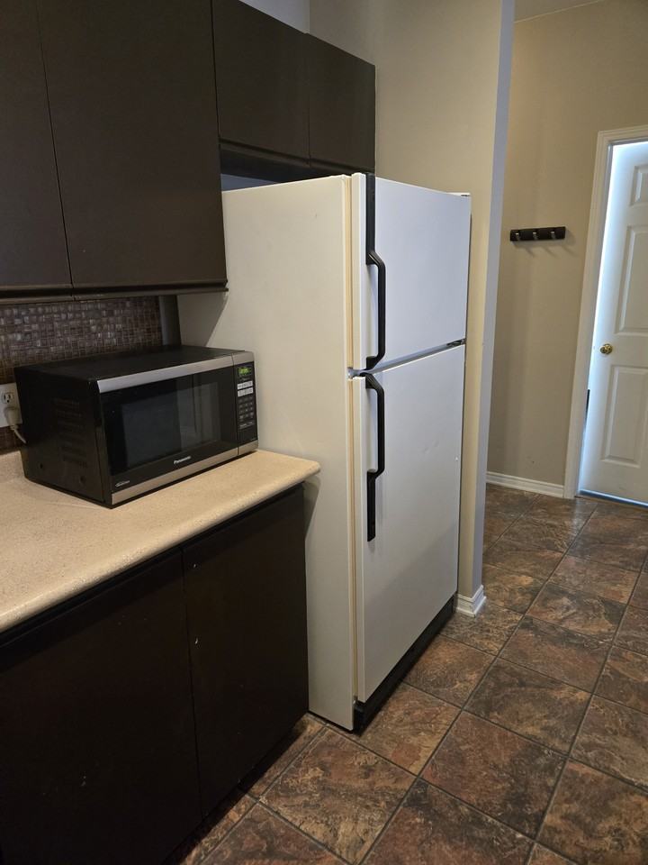 272 Dundas Street #403 - Photo 5 of 14