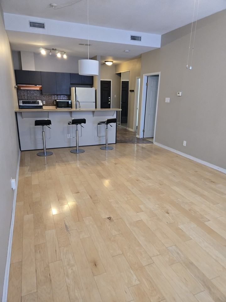 272 Dundas Street #403 - Photo 7 of 14