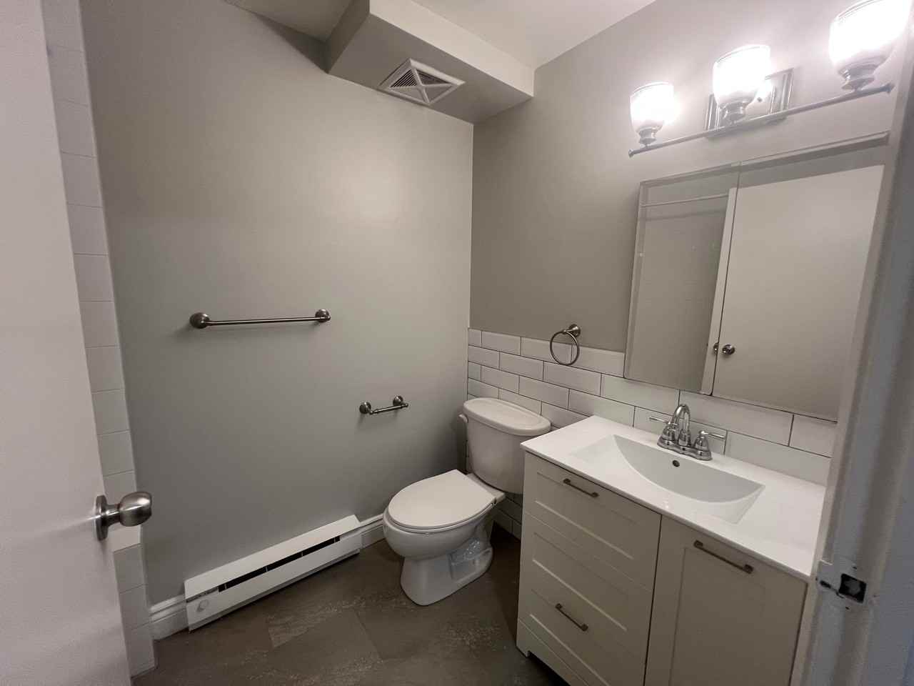 1475 Queen Street West - Photo 2 of 4