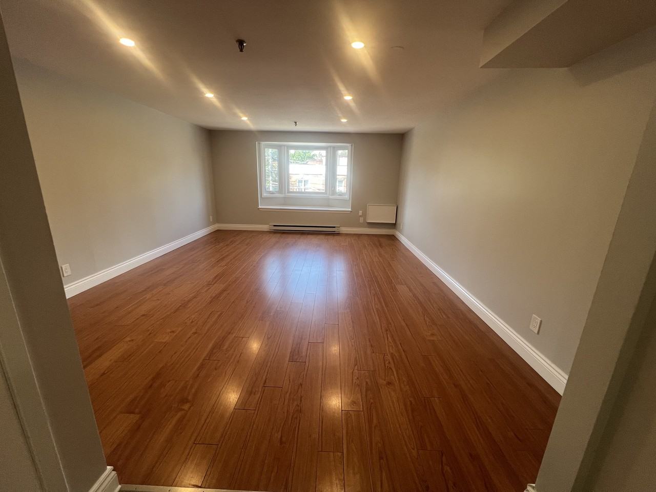 1475 Queen Street West - Photo 3 of 4