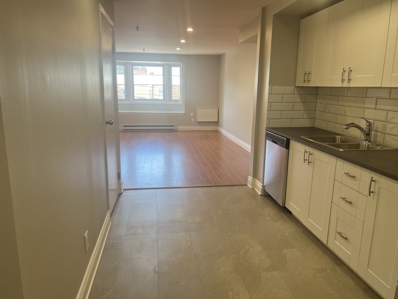 1475 Queen Street West - Photo 4 of 4
