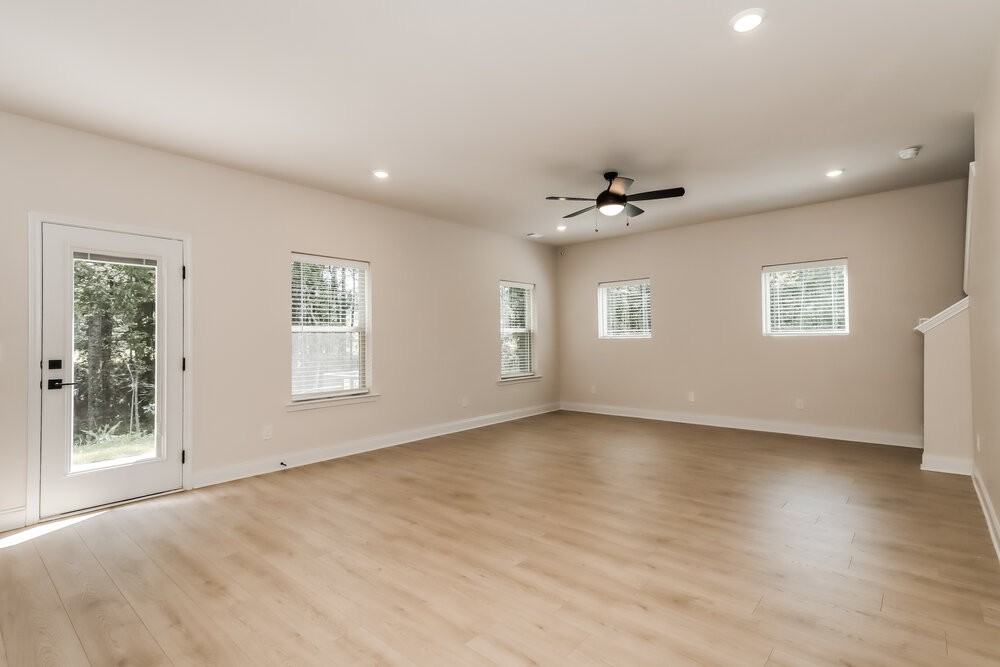 340 Cantrell Dr - Photo 5 of 17