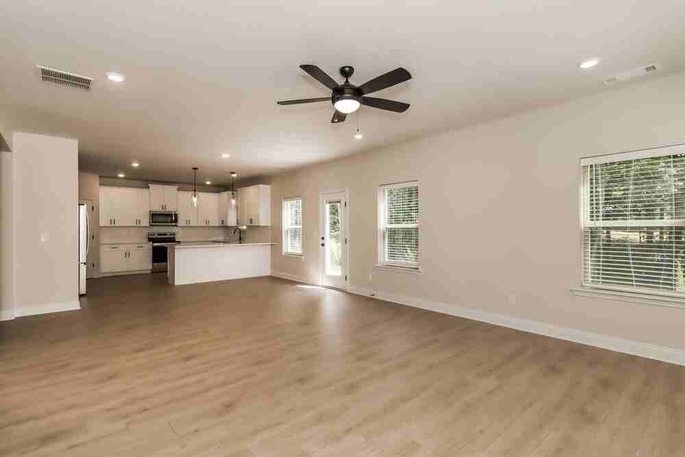 340 Cantrell Dr - Photo 6 of 17