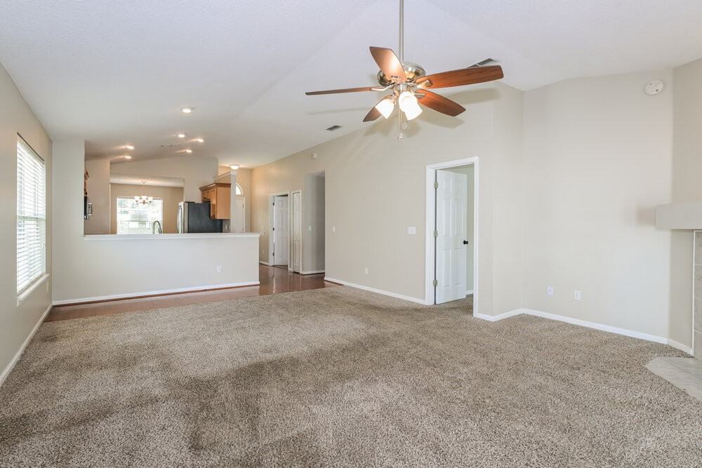 573 Redberry Ln - Photo 6 of 16
