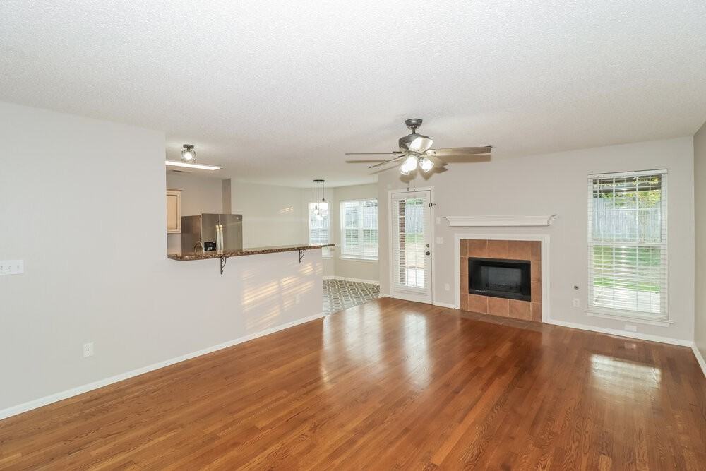7427 Fox Creek Dr - Photo 3 of 16