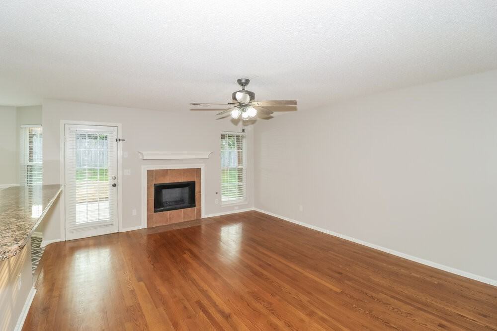 7427 Fox Creek Dr - Photo 4 of 16