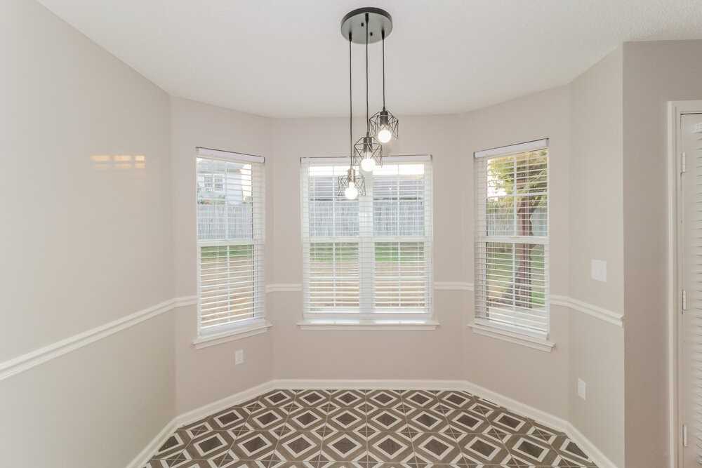 7427 Fox Creek Dr - Photo 6 of 16