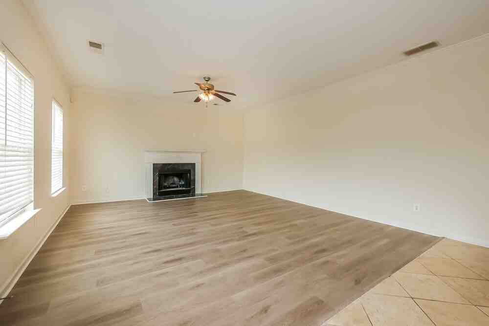 1116 Corkscrew Way - Photo 4 of 17