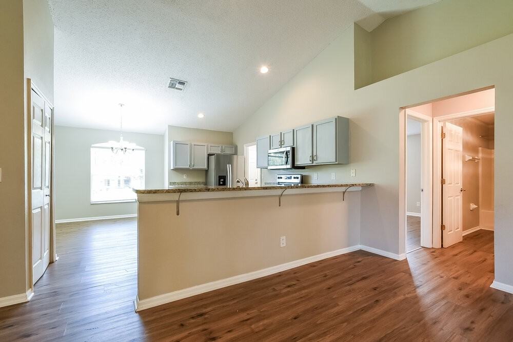2233 Lake Pointe Cir - Photo 5 of 16