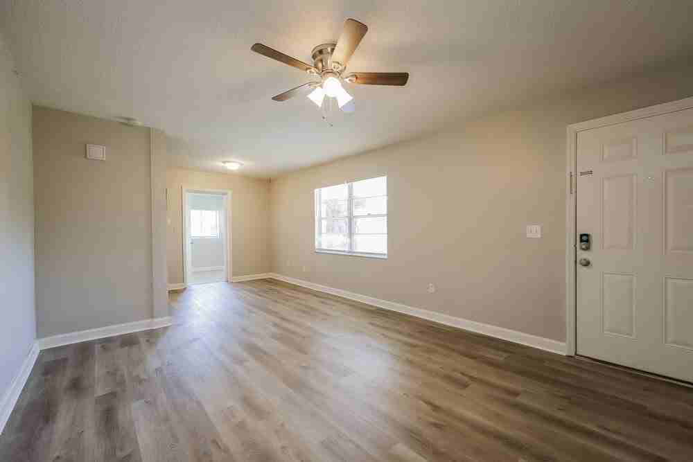 1778 Settler Dr - Photo 4 of 16