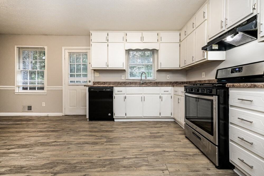 1589 Cherry Hill Ln Sw - Photo 6 of 17