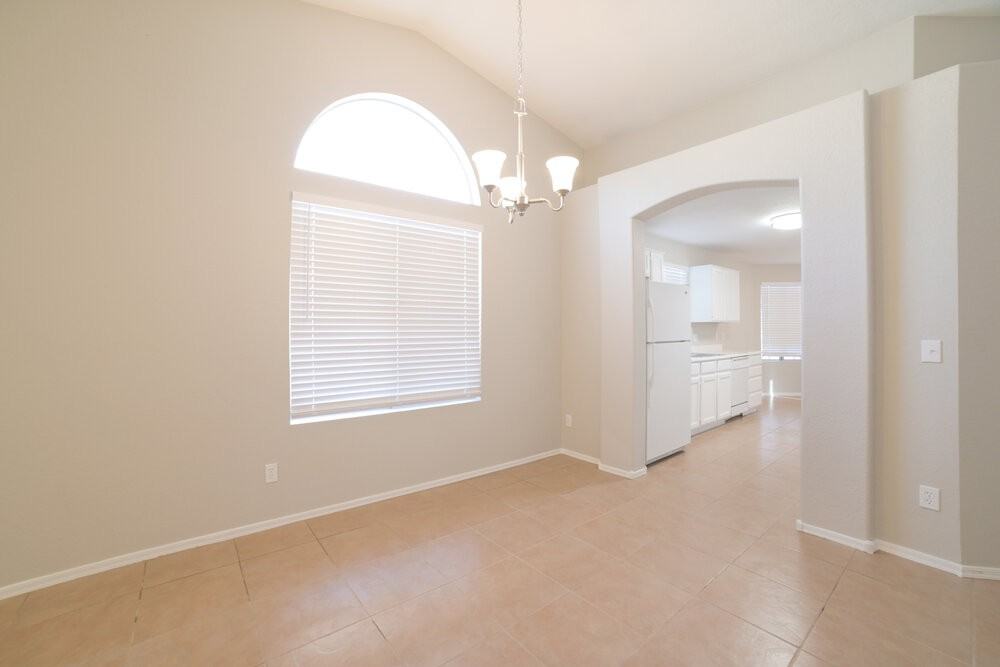 8556 W Ocotillo Rd - Photo 4 of 16