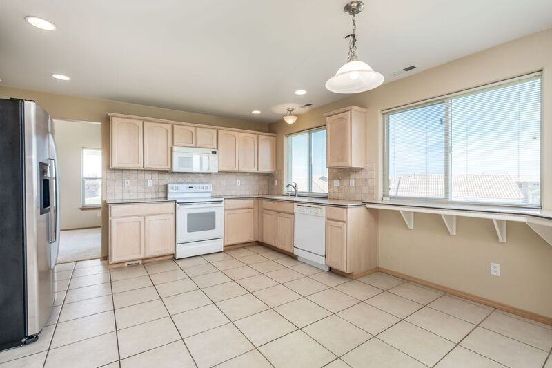8812 W Rio Grande Ave - Photo 4 of 10